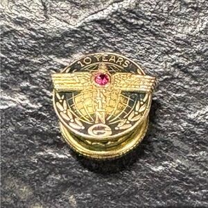 Boeing aircraft 10k gold employee service pin ruby 1.8 grams